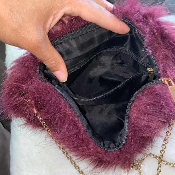 Burgundy Faux Fur Zipper Clutch with Gold chain - Picture 3 of 6